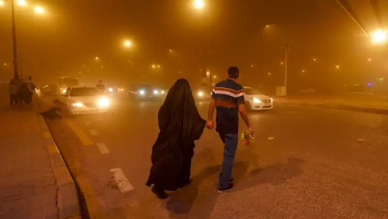 Irak'taki Kum Fırtınası: Havalimanları Kapatıldı, Binlerce Kişi Etkilendi