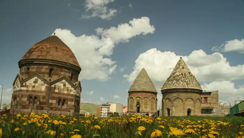 Erzurum’un Tarih İle Dolu Sokaklarında Keşfe Çıkın!