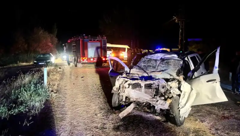 Ciple Traktör Çarpıştı: 5 Kişi Hastaneye Kaldırıldı