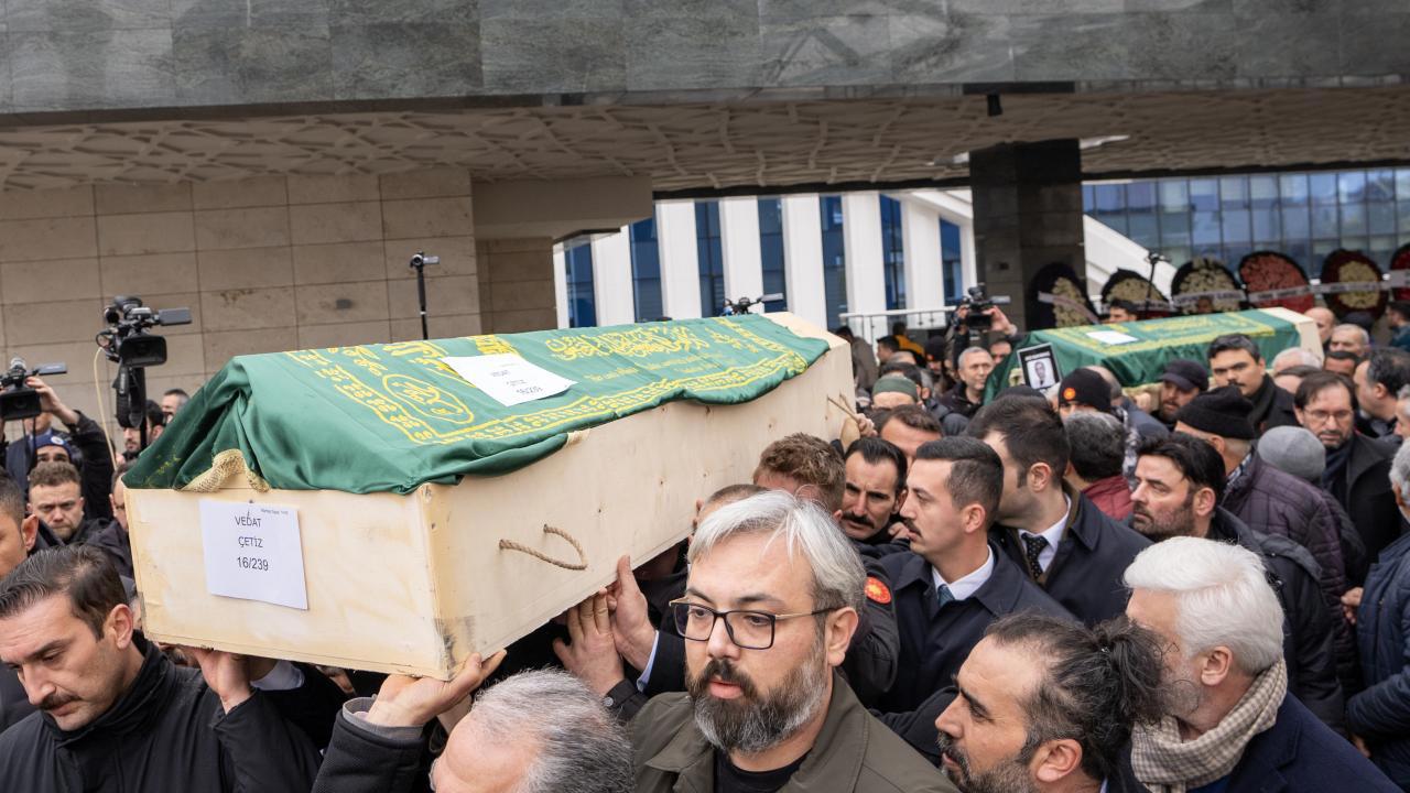 Bolu’daki Feci Kaza Sonrası Hayatını Kaybedenler Son Yolculuklarına Uğurlanıyor