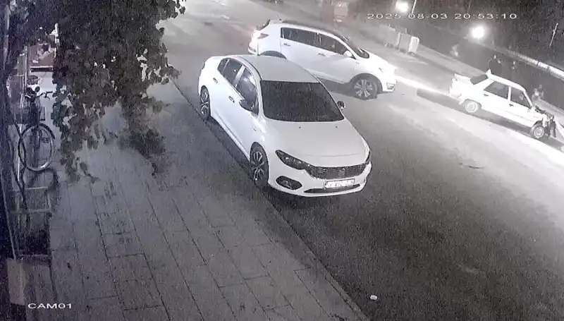 Yayalara Yol Vermek İsterken Gelen Talihsiz Kaza: Sürücüler Durduramadı
