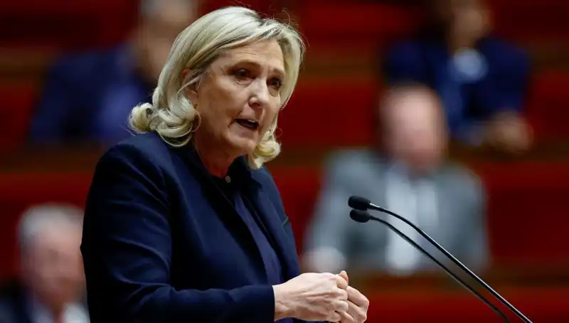 Le Pen İçin Kritik Gün: Suçlu Bulunursa Adaylığı Tehlikede