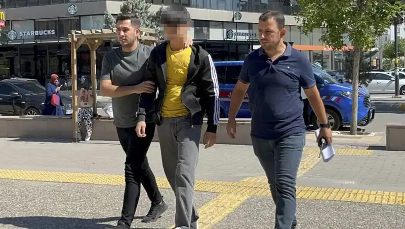 Ağabeyiyle Tartışan Genç, Kardeşini Bıçaklayarak Hayatını Değiştirdi