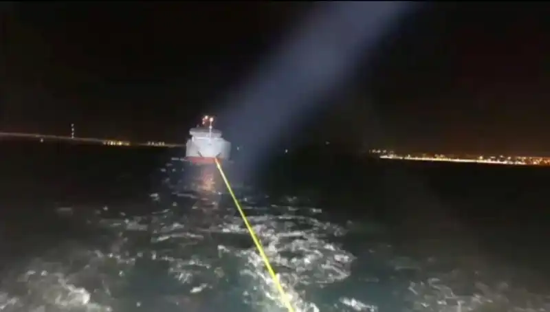 Çanakkale Boğazı'nda Gemi Arızası: Denizde Panik Anları Yaşandı