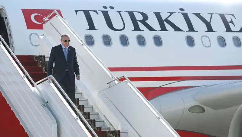 Cumhurbaşkanı Erdoğan İtalya'dan Türkiye'ye Döndü: Önemli Gelişmeler ve Açıklamalar