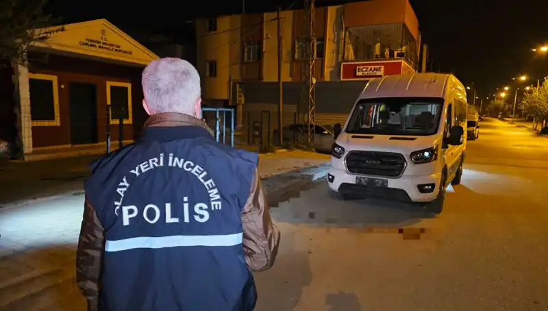 Kebapçıda Kan Donduran Olay! Arkadaşına Bıçakla Saldırdı