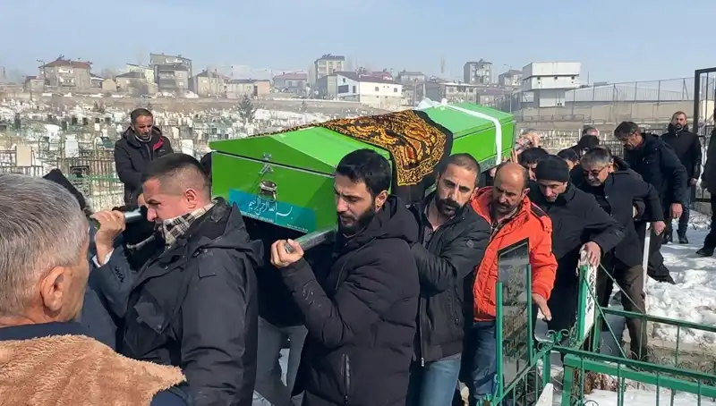 Elektrik Akımına Kapılan Genç Kız: Hayatını Kaybetti, Son Yolculuğuna Uğurlandı