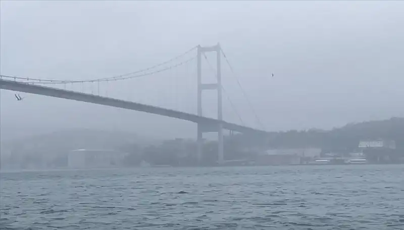 İstanbul Boğazı'nda Yoğun Sis Nedenli Gemi Trafiği Durdu!