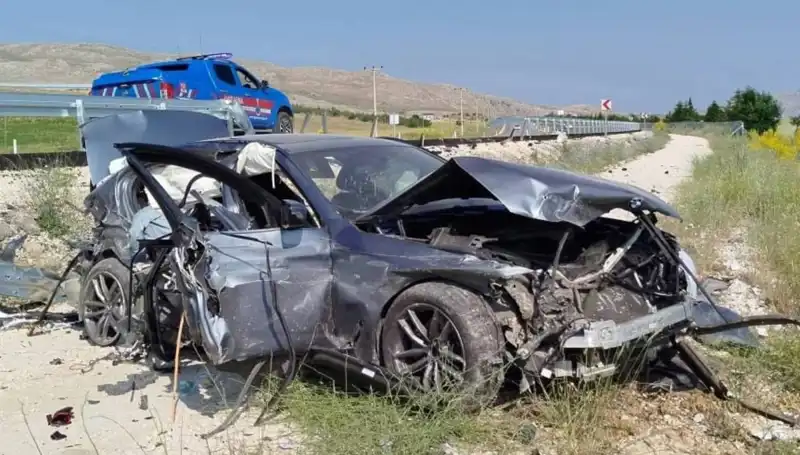 Sivas’ta İki Ayrı Trafik Kazası! 9 Yaralı Çağrıda Bulunuldu