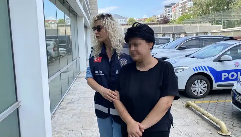 Annesini 11 Yerinden Bıçaklayan Genç Kızın Şok Edici Hikayesi