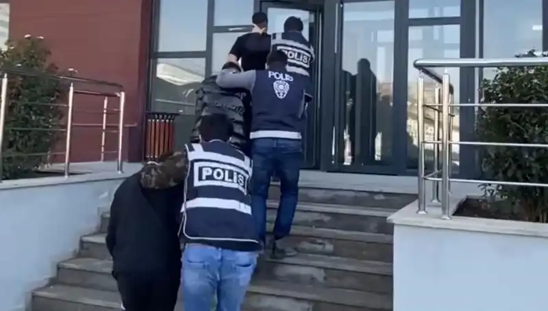 Korsan Taksiyle Gelen Tehdit: Şok Eden Gasp Olayı!