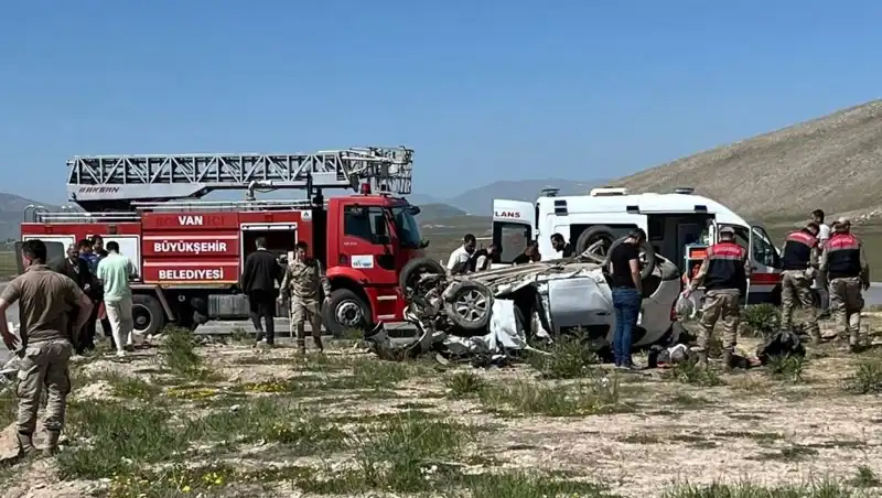 Van’da Feci Kaza: 4 Kişi Hayatını Kaybetti, 2 Yaralı Hastanede Tedavi Ediliyor