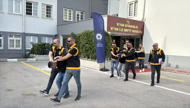 Alacak Verecek Davasında Ev Kurşunlandı, Mahallede Gergin Anlar Yaşandı