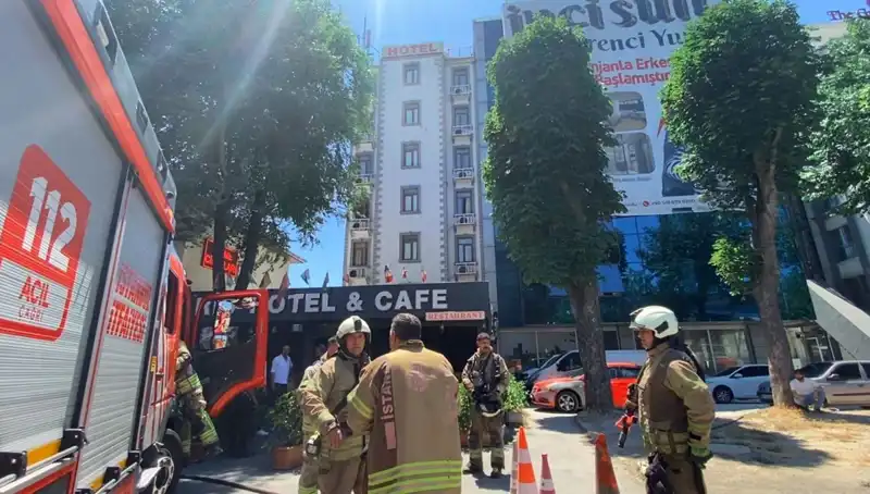 Fatih'te Otel Yemekhanesinde Yangın: Can ve Mal Kaybı Olmadı