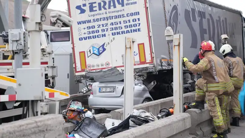 Bayram Tatilinde Trafik Kazalarında 72 Ölüm: Aileler Neden Yas Tutuyor?