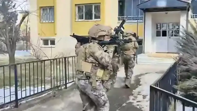 Bingöl'de DAEŞ Operasyonu: 3 Şüpheli Tutuklandı, Güvenlik Önlemleri Artıyor