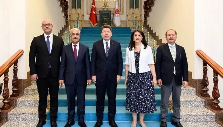 İmralı Heyetinin Adalet Bakanı ile Görüşmesi: Dikkat Çeken Detaylar Ortaya Çıktı