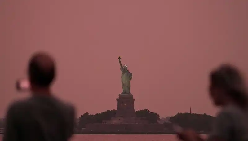 Kanada Orman Yangınları, New York Semalarını Dumanla Kapladı