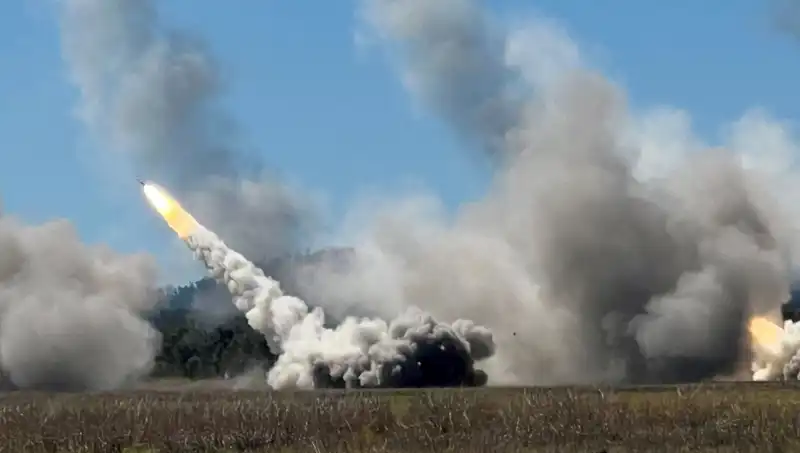 Avustralya'nın En Büyük Askeri Tatbikatında HIMARS'tan Heyecan Verici Bir İlk
