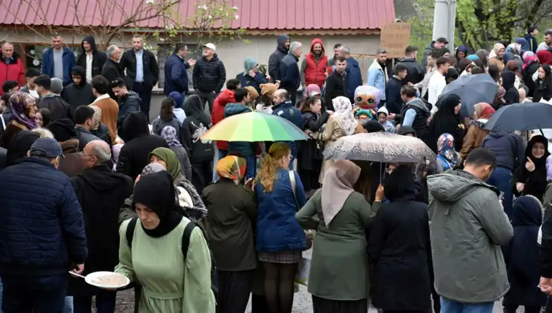 Bir Asırlık Geleneği Yaşatmak: 12 Bin Kişi Bayramda Bir Araya Geldi