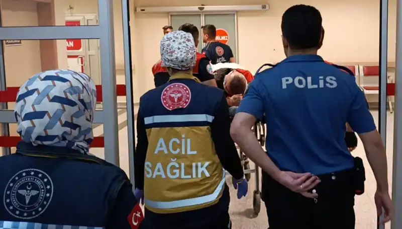 Polis Ekiplerinin Karıştığı Kaza: İki Yaralı, Olayın Ayrıntıları Şaşırttı!