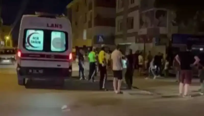 Alkollü Sürücünün Kamyonetiyle Yaya Çiğneme Anı Şehirde Şok Etkisi Yarattı