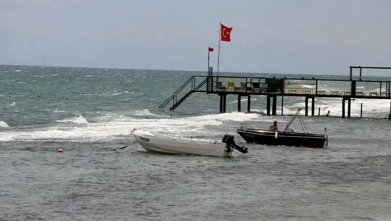 Poyraz Rüzgarı Şehirde Hayatı Durma Noktasına Getirdi