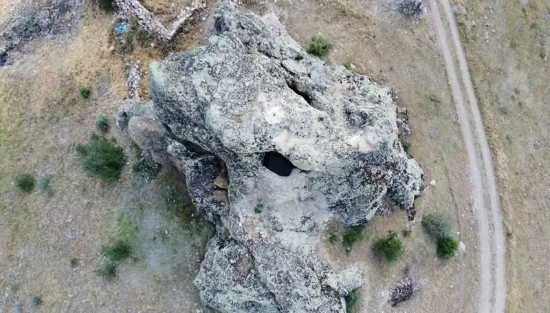 Merkezden Sadece 8 Kilometre Uzaklıkta: Efsanelerle Dolu Gelin Kayası