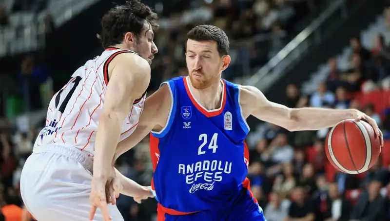 Anadolu Efes, Euroleague'de Şampiyonluk Yolunda Kritik Bir Maç İçin Hazırlanıyor