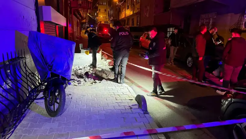 Küçükçekmece'de Plakasız Motosikletle Gerçekleşen Saldırı Panik Yarattı
