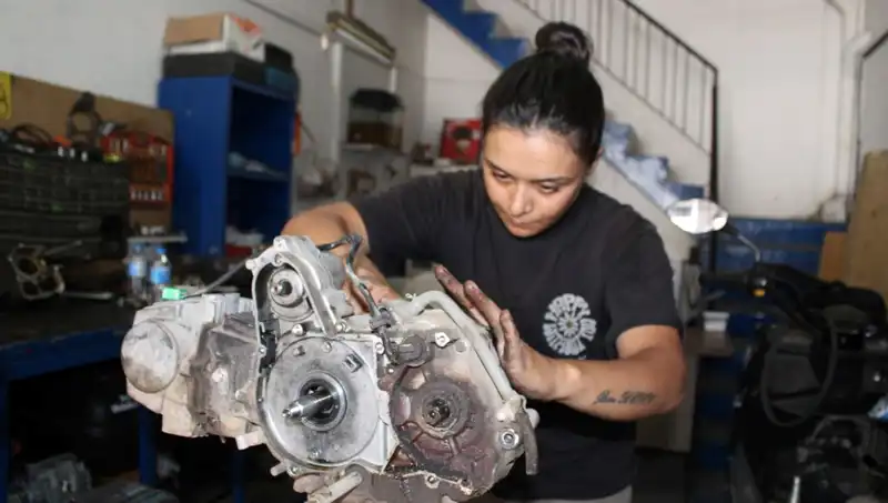 33 Yaşında Motor Ustası Olan Hayriye’nin Başarı Hikayesi