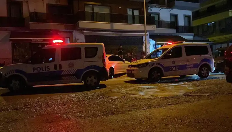 Kocaeli'de Gençler Arasında Çıkan Bıçaklı Kavga İki Kişiyi Yaraladı
