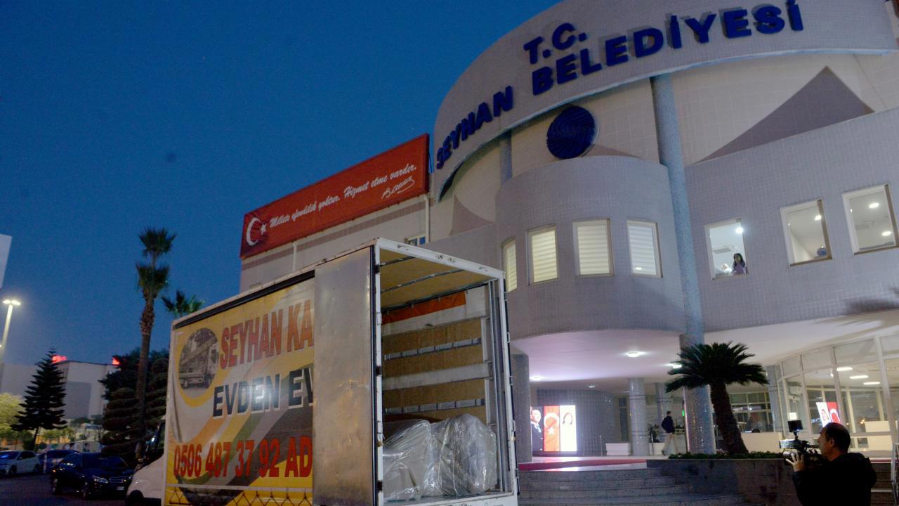 Seyhan Belediyesi'ne Yeni Bir Sıkıntı: Haciz