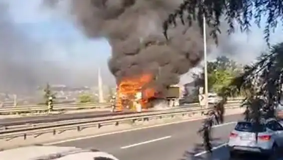 D-100'deki TIR Yangını Trafiği Neden Kilitledi?