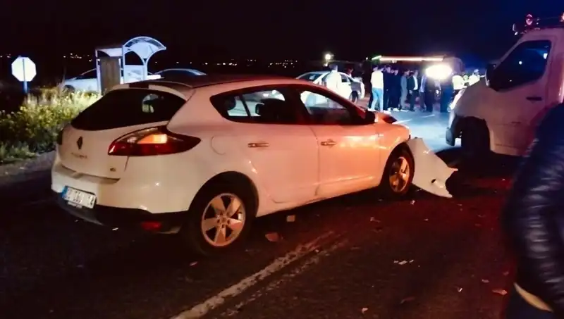 Kafa Kafaya Çarpışma: Kazada Bir Kişi Hayatını Kaybetti, 7 Yaralı