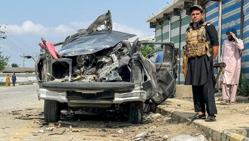 Pakistan’da Patlama: Hükümet Yetkilileri ve Polis Memuru Hayatını Kaybetti