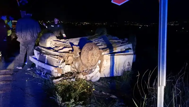 Otomobil Şarampole Devirdi: Korkunç Kazada 1 Ölü, 3 Yaralı