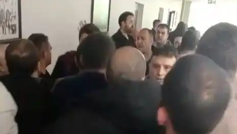 Karamürsel Belediyesi'nde İhale Kavgası Büyüyor: Kim Haklı, Kim Haksız?