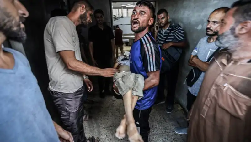 Gazze'de Kanlı Gün: İsrail 90 Filistinliyi Hedef Aldı
