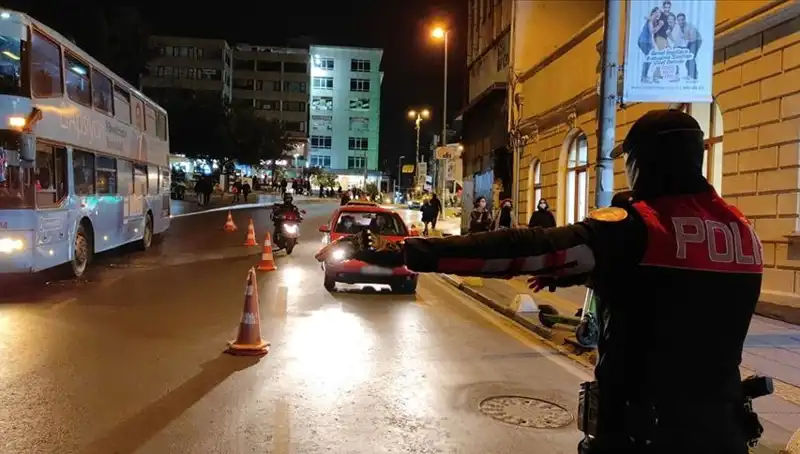İstanbul’un Huzuru İçin Gece Yarısı Denetimleri Artıyor