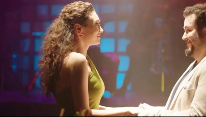 Her Şey Aşk İçin Filminin Büyülü Dünyası ve Oyuncu Kadrosu