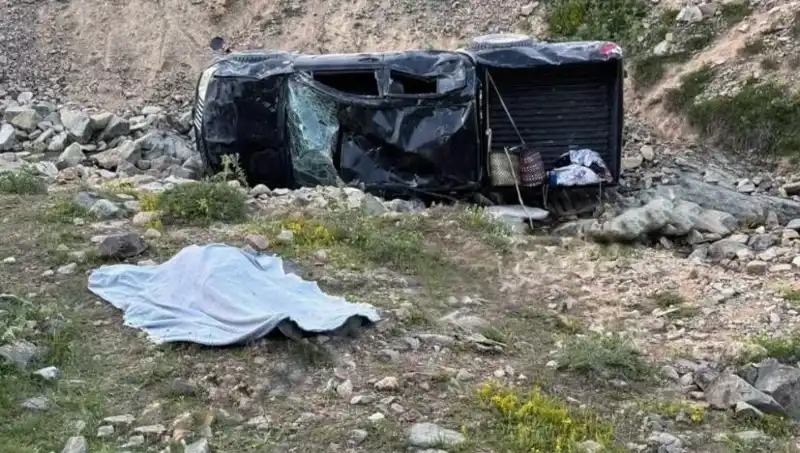 Gümüşhane'de Feci Kaza: Korkunç Olayda 1 Kişi Hayatını Kaybetti, 5 Yaralı