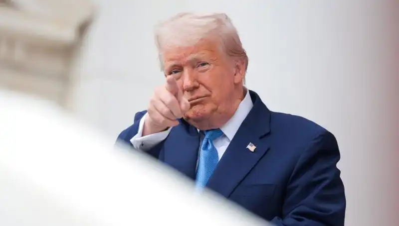 Adalet Bakanlığı’ndan Şok İddia: Trump’ın Epstein Belgelerinde İsim Bulundu!