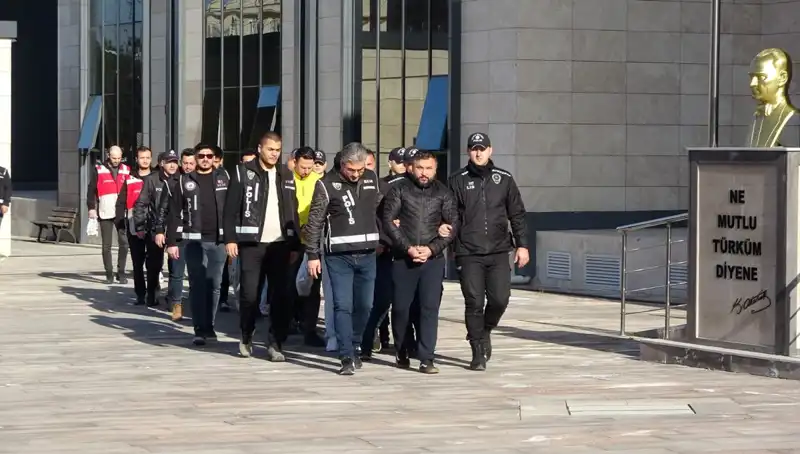 Balyozla Kavgaya Karışan Şüphelilerin Serbest Kalması Şehri Sarsıyor