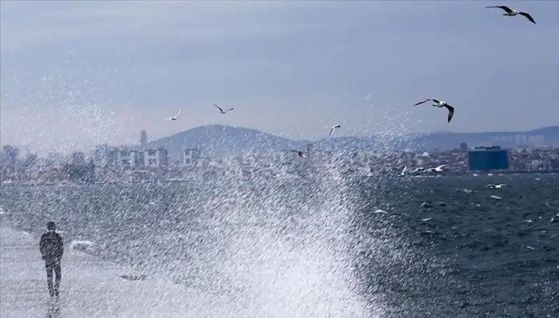 Marmara ve Ege Denizi'nde Kuvvetli Rüzgar Tehlikesi Uyarısı Geldi