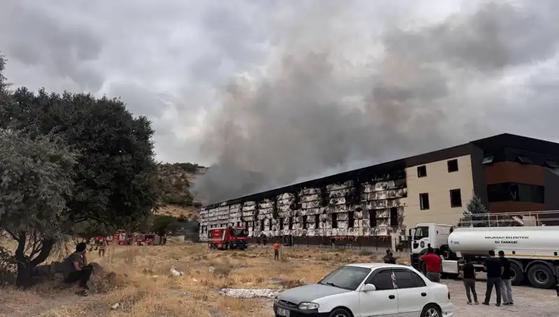 Kayseri’deki Mobilya Fabrikasında Korkutan Yangın: Detaylar Ortaya Çıktı