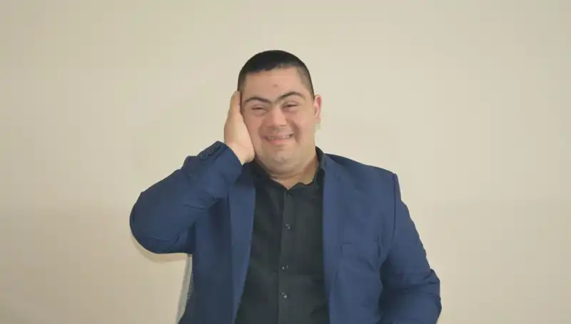 Down Sendromlu Erdinç'in Büyüleyici Hayali: Müzikleriyle Kalpleri Fethetti!