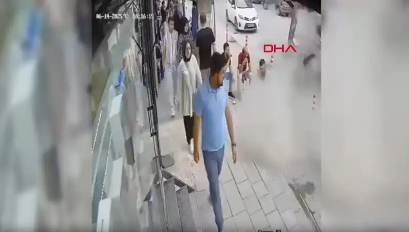 TIR Patlağı Şehri Sarstı: Yerel Halk Büyük Bir Şok Yaşadı