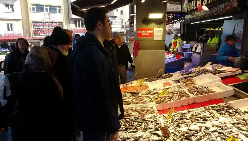 Hamsi Fiyatları Karaborsa Oldu: Tezgahlar Dolup Taşıyor