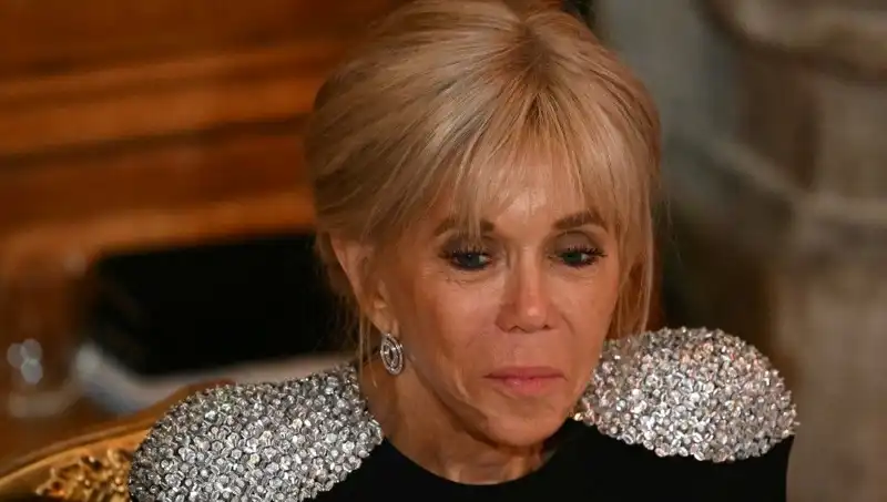 Erkek olarak doğdu dedi, First Lady davasında beraat kararı verildi!